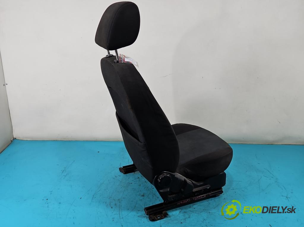 Ford Fiesta Mk6 2002-2008 1.4 TDCI 68 HP manual 50 kW 1399 cm3 5- Sedačka ľavý  (Sedačky, sedadlá)