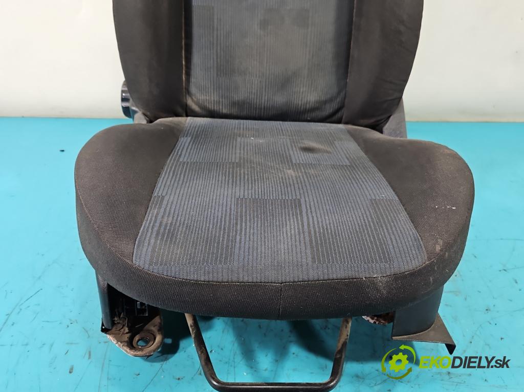 Ford Fiesta Mk6 2002-2008 1.4 TDCI 68 HP manual 50 kW 1399 cm3 5- Sedačka ľavý  (Sedačky, sedadlá)