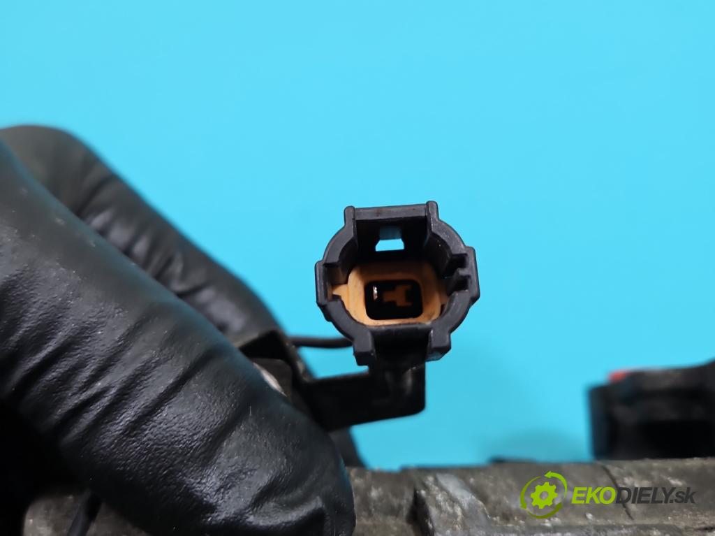 Nissan Note I 2006-2012 1.4 16V 88 HP manual 65 kW 1386 cm3 5- Kompresor: klimatizácie  (Kompresory klimatizácie)