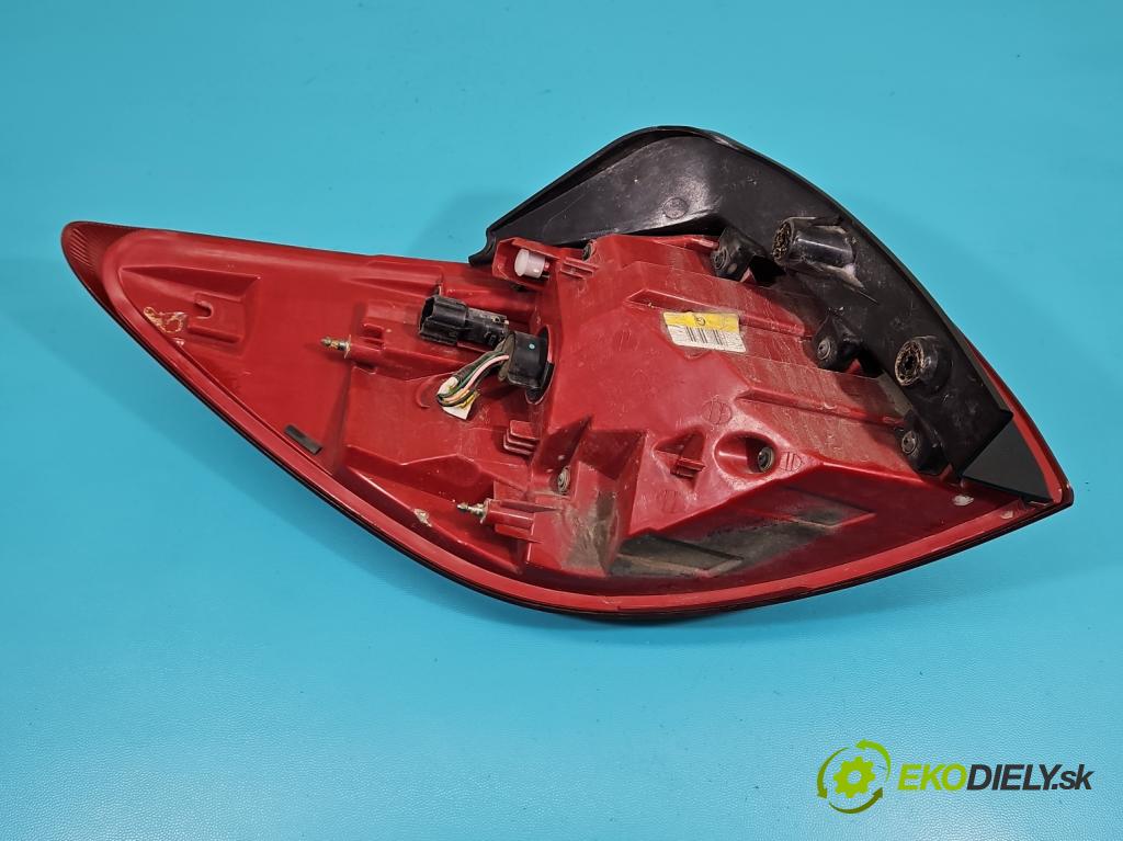 Kia Sportage III 2010-2015 2.0 CRDI 184 hp automatic 135 kW 1998 cm3 5- světlo zadní pravé 92402-3W0 (Klika dveří ostatní)