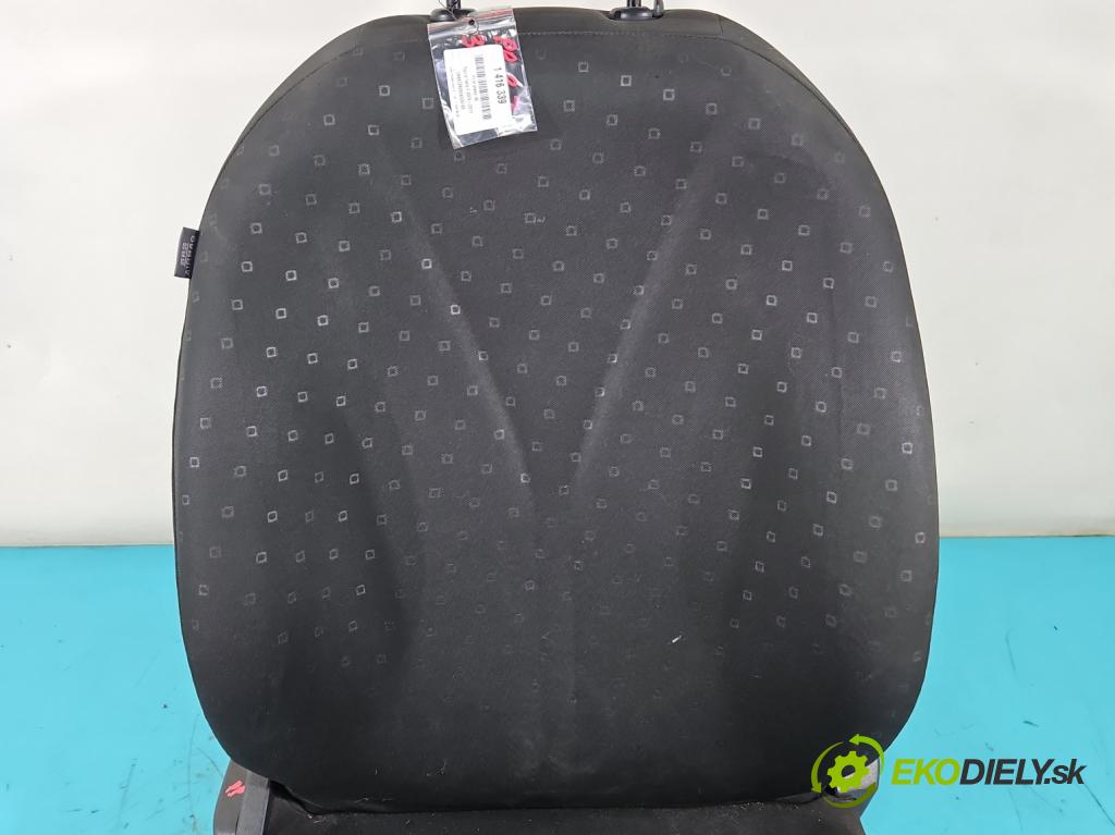 Toyota Yaris II 2005-2011 1.4 D4D 90 HP manual 66 kW 1364 cm3 5- Sedačka pravý  (Sedačky, sedadlá)