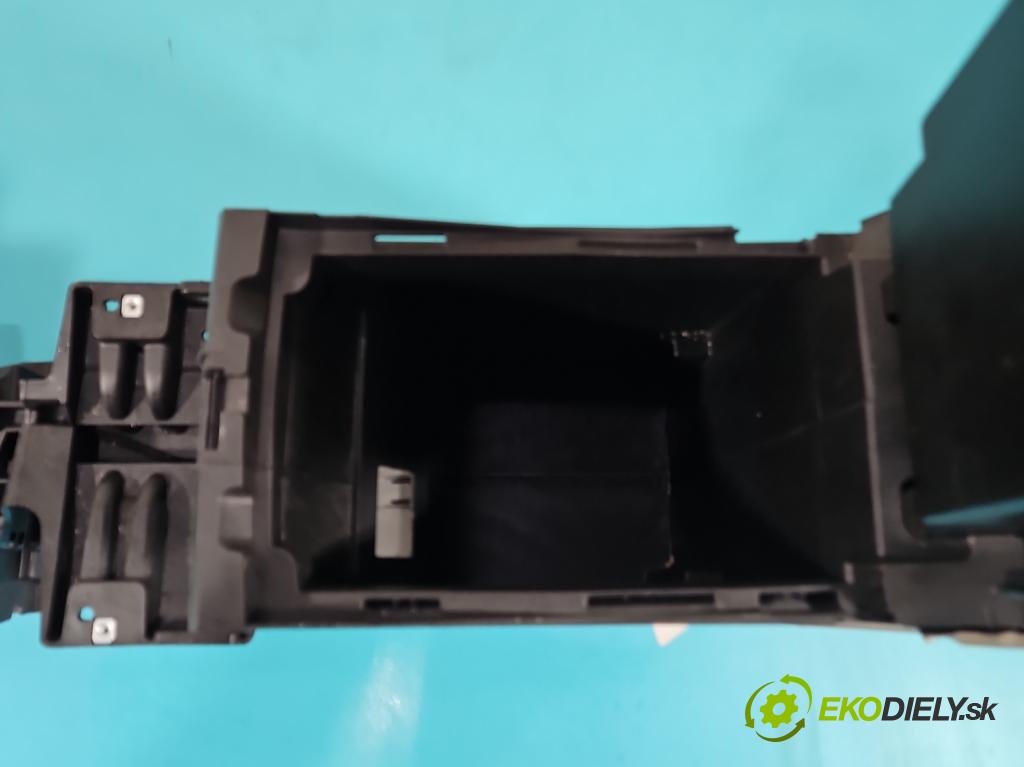 Ford Escape III 12-19 1.5 ECOBOOST: 182KM automatic 134 kW 1498 cm3 5- operadlo FC102357535 (Lakťové opierky)