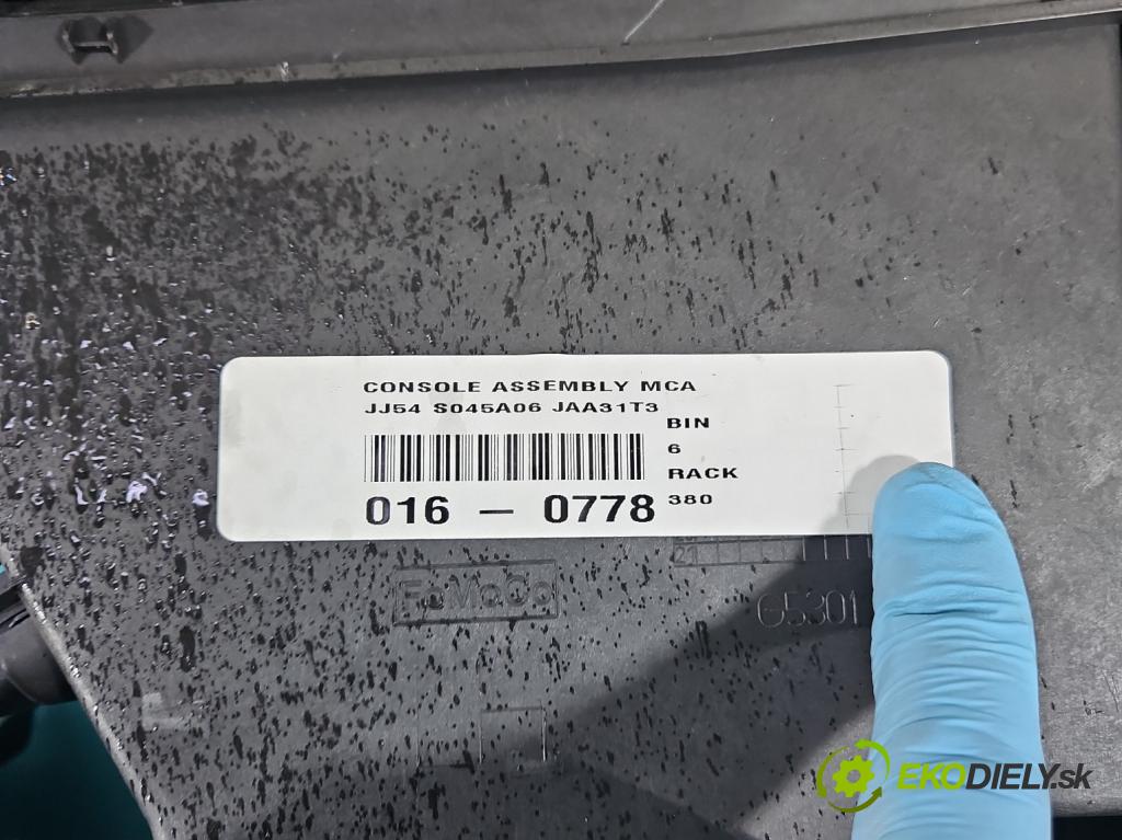 Ford Escape III 12-19 1.5 ECOBOOST: 182KM automatic 134 kW 1498 cm3 5- operadlo FC102357535 (Lakťové opierky)