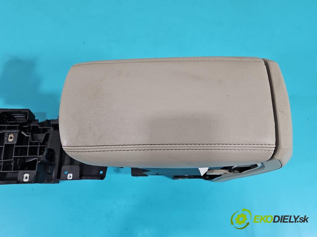 Ford Escape III 12-19 1.5 ECOBOOST: 182KM automatic 134 kW 1498 cm3 5- operadlo FC102357535 (Lakťové opierky)