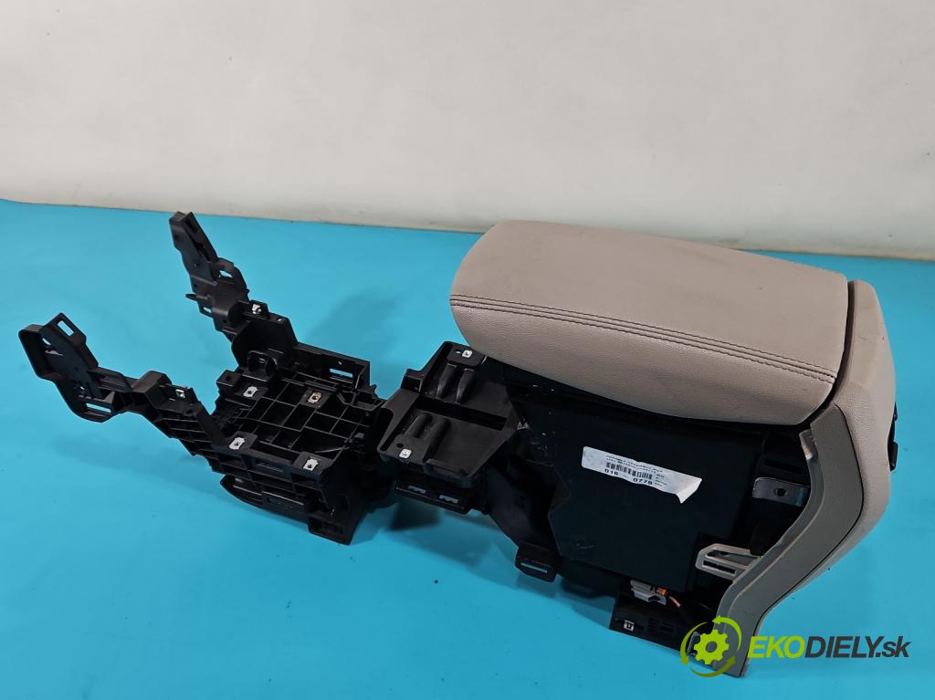 Ford Escape III 12-19 1.5 ECOBOOST: 182KM automatic 134 kW 1498 cm3 5- operadlo FC102357535 (Lakťové opierky)