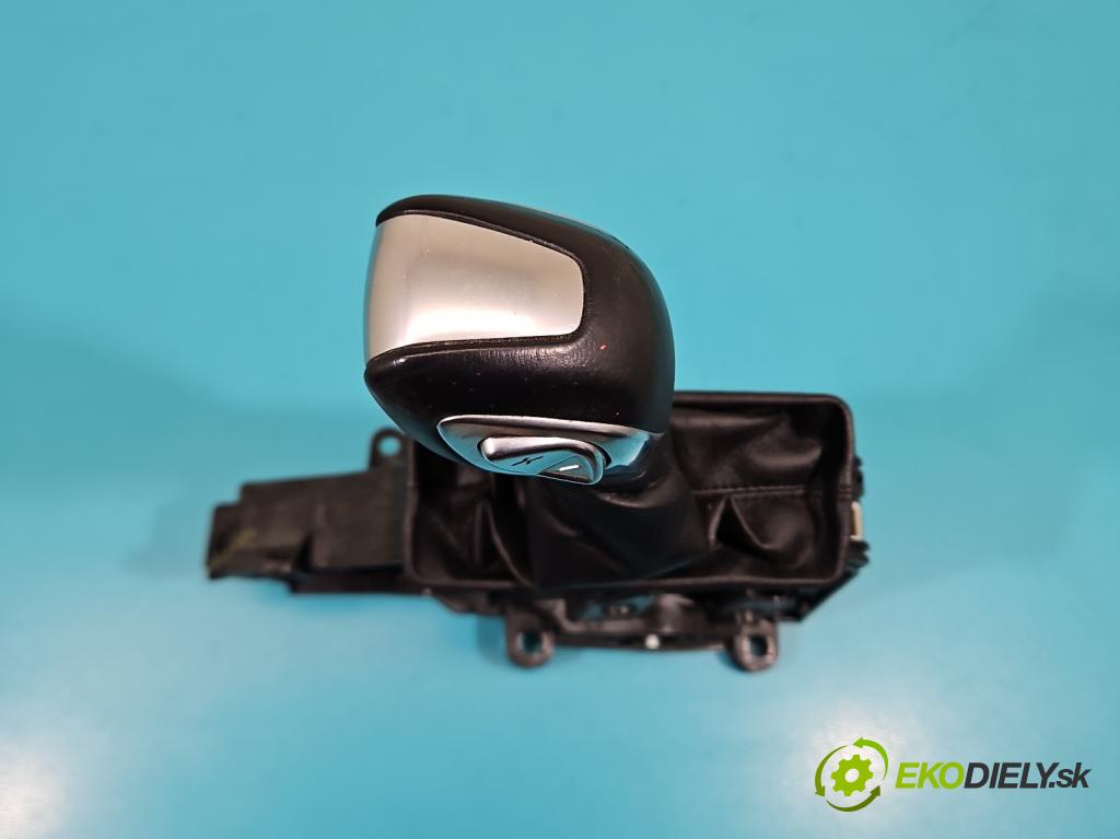 Ford Escape III 12-19 1.5 ECOBOOST: 182KM automatic 134 kW 1498 cm3 5- Páka: Změny: stupeň,rýchlosť  (Rýchlostná páka (kulisa))