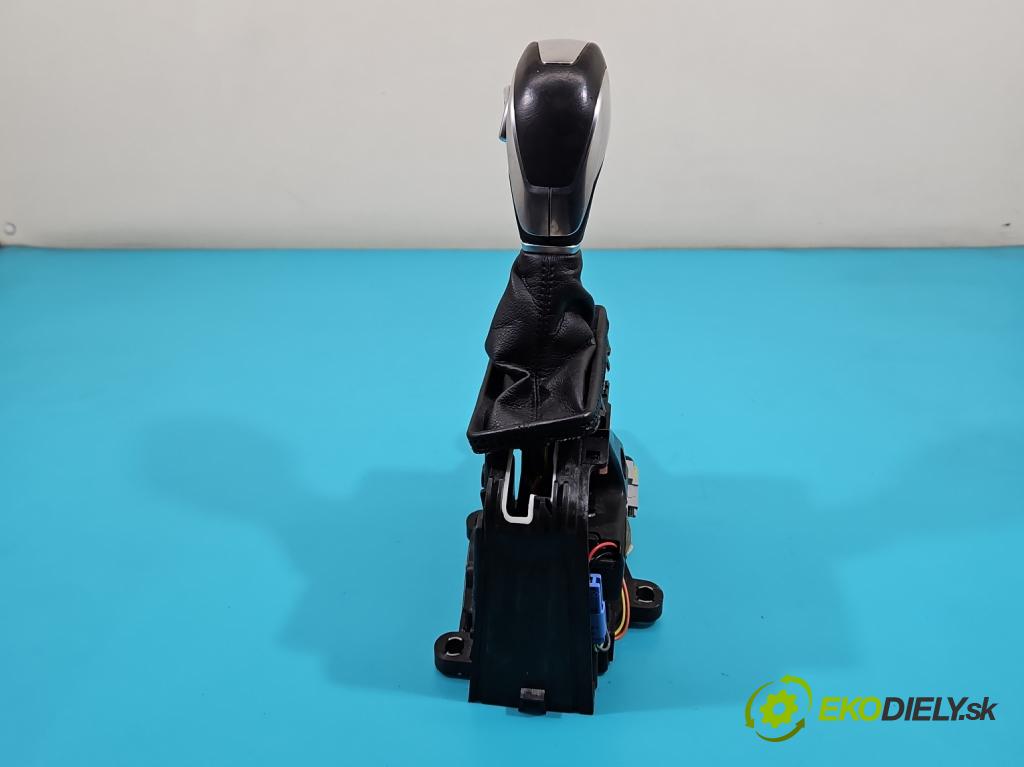 Ford Escape III 12-19 1.5 ECOBOOST: 182KM automatic 134 kW 1498 cm3 5- Páka: Změny: stupeň,rýchlosť  (Rýchlostná páka (kulisa))