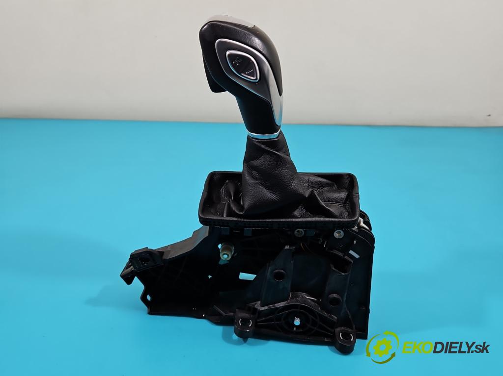 Ford Escape III 12-19 1.5 ECOBOOST: 182KM automatic 134 kW 1498 cm3 5- Páka: Změny: stupeň,rýchlosť  (Rýchlostná páka (kulisa))