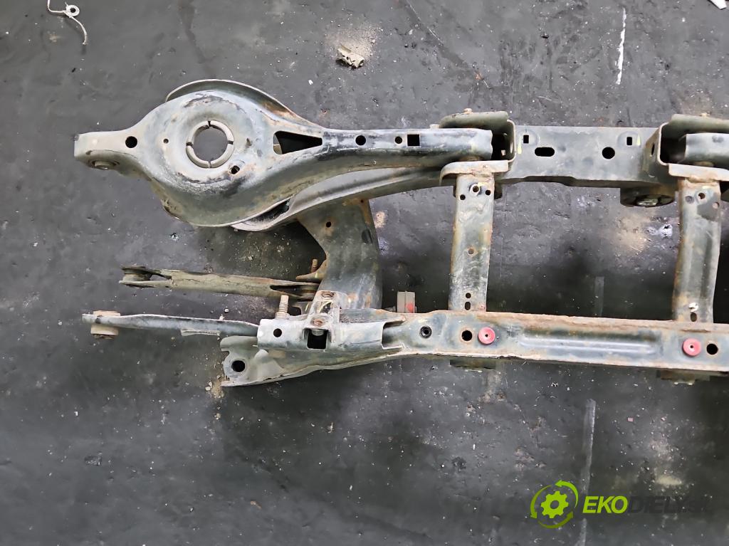 Ford Escape III 12-19 1.5 ECOBOOST: 182KM automatic 134 kW 1498 cm3 5- zadní výztuha  (Výztuhy zadní)