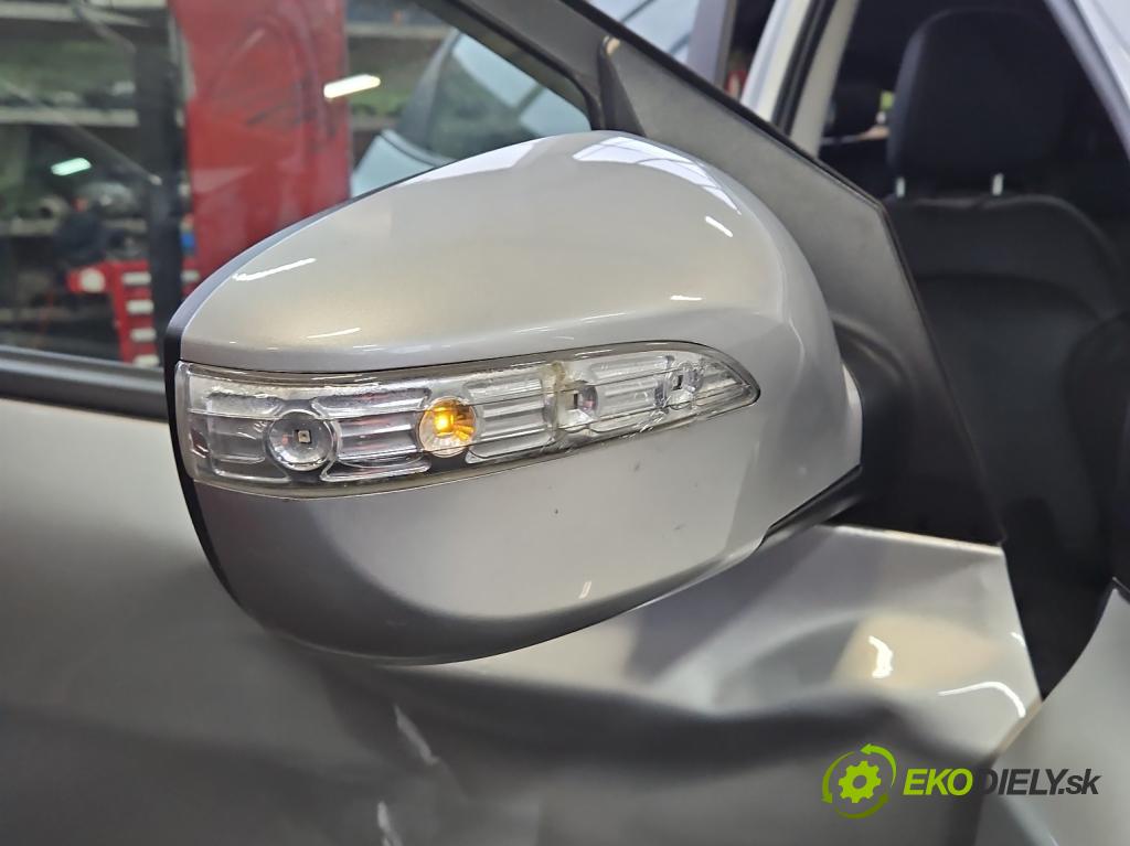 Hyundai Ix35 2.0 16V 163 HP automatic 120 kW 1998 cm3 5- zrkadlo pravé  (Kľučka dverí ostatné)