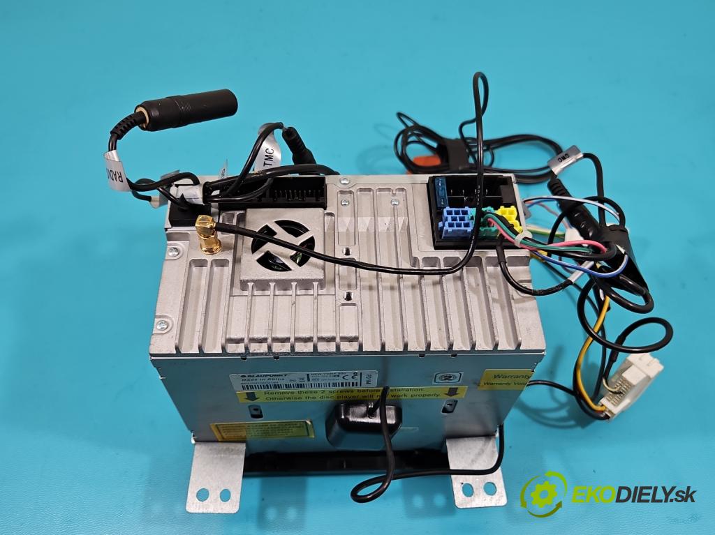 Hyundai Ix35 2.0 16V 163 HP automatic 120 kW 1998 cm3 5- Radio BLAUPUNKT NEW YORK 800