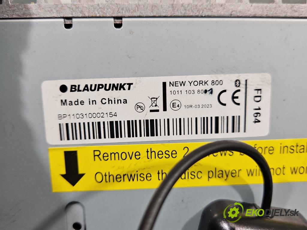 Hyundai Ix35 2.0 16V 163 HP automatic 120 kW 1998 cm3 5- Radio BLAUPUNKT NEW YORK 800