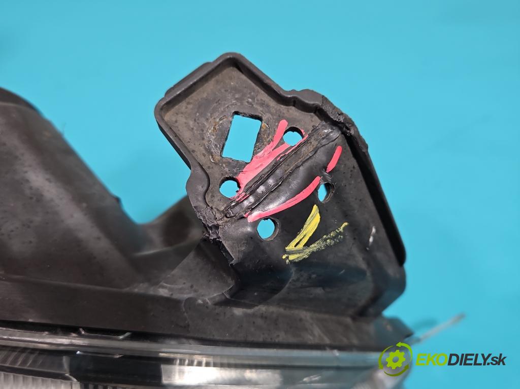 Opel Astra IV 2009-2015 1.7 CDTI 125 HP manual 92 kW 1686 cm3 5- Reflektor: pravý 13253647 (Pravé)