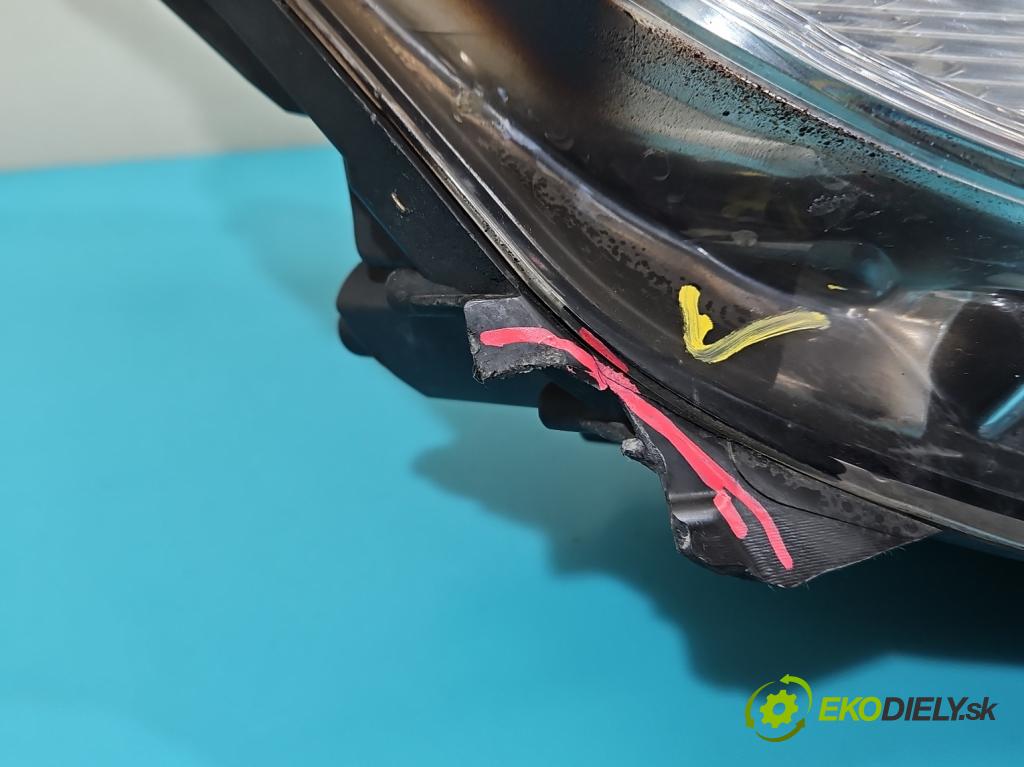 Opel Astra IV 2009-2015 1.7 CDTI 125 HP manual 92 kW 1686 cm3 5- Reflektor: pravý 13253647 (Pravé)