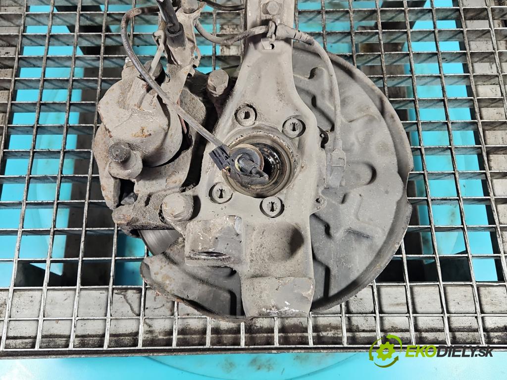 Audi A4 B6 2000-2004 1.9 TDI (AVF) 131 HP manual 96 kW 1896 cm3 4- náboj ľavé  (Náboje)