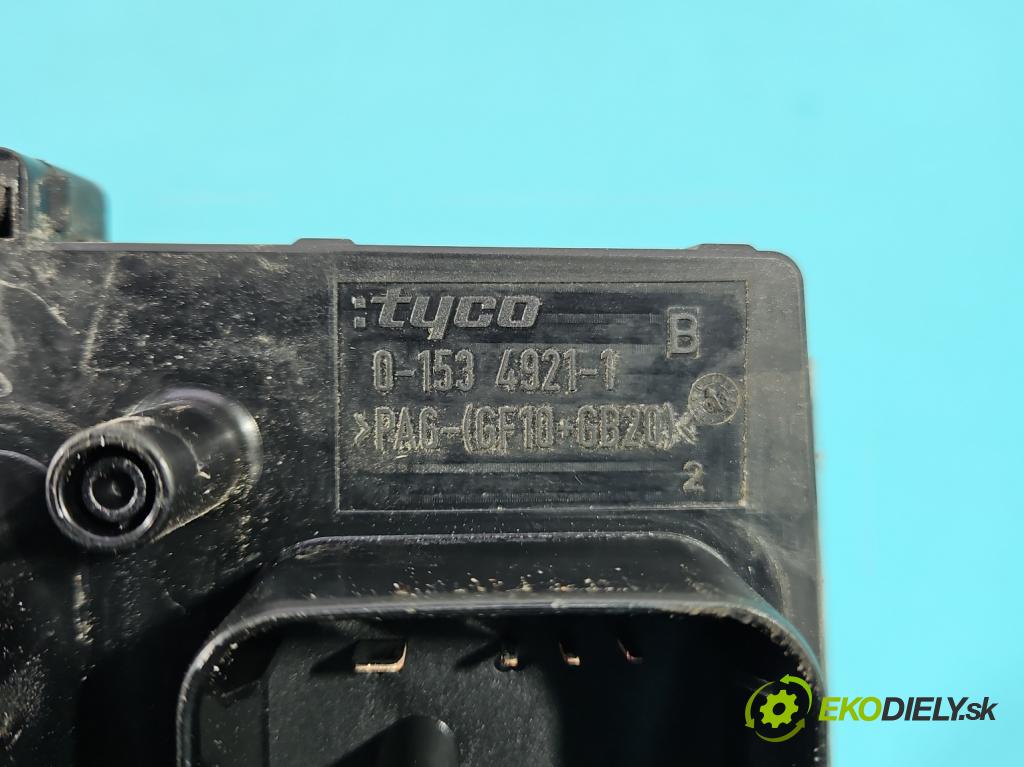 Opel Astra III 2004-2014 1.8 16V 125 hp manual 92 kW 1796 cm3 5- skříňka pojistková 13145043 (Pojistkové skříňky)