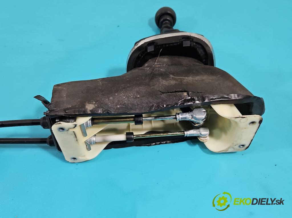 Alfa romeo 147 1.9 JTD 116 HP manual 85 kW 1910 cm3 3- Páka: Změny: stupeň,rýchlosť 7353088490 (Rýchlostná páka (kulisa))