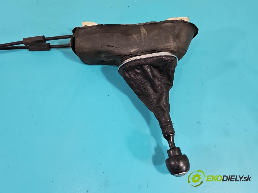 Alfa romeo 147 1.9 JTD 116 HP manual 85 kW 1910 cm3 3- Páka: Změny: stupeň,rýchlosť 7353088490 (Rýchlostná páka (kulisa))