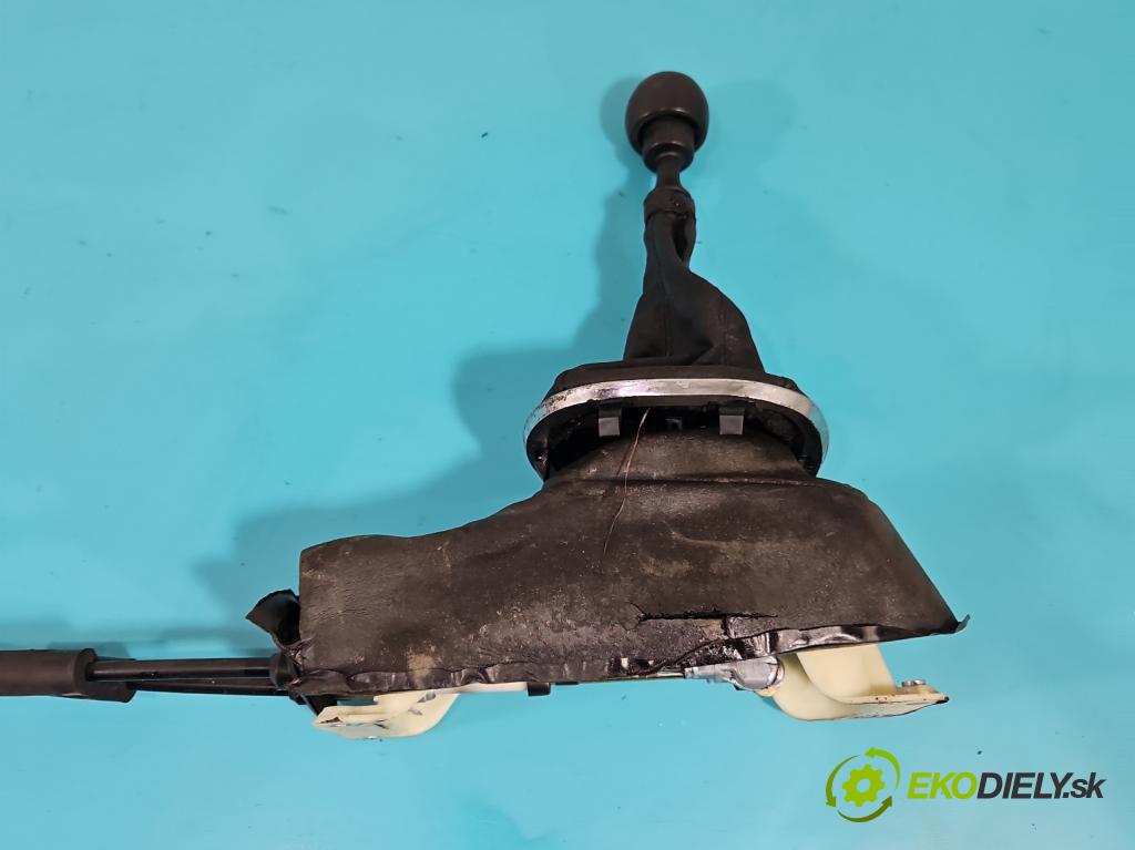 Alfa romeo 147 1.9 JTD 116 HP manual 85 kW 1910 cm3 3- Páka: Změny: stupeň,rýchlosť 7353088490 (Rýchlostná páka (kulisa))