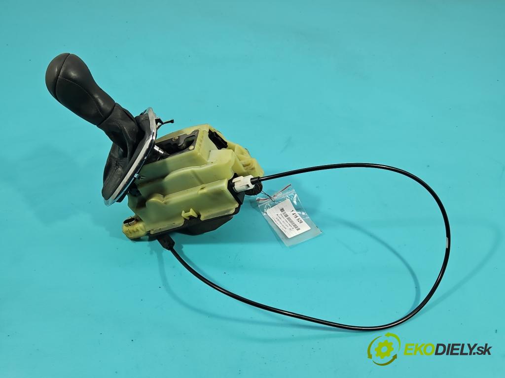 Mercedes C W203 2000-2007 1.8 kompresor 143 HP automatic 105 kW 1796 cm3 4- Páka: Změny: stupeň,rýchlosť A2032675524 (Rýchlostná páka (kulisa))