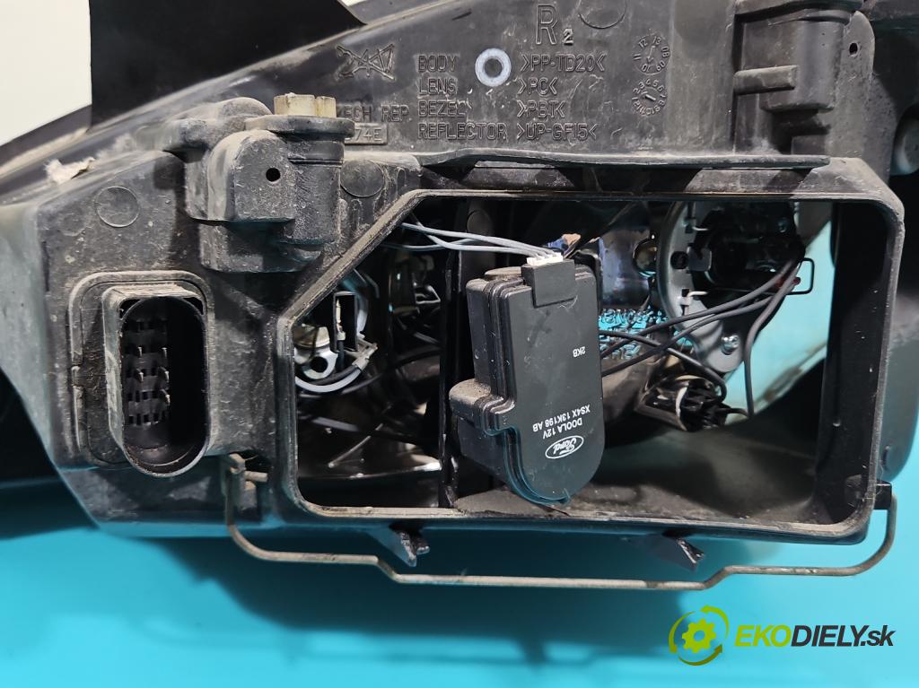 Ford Focus Mk1 1998-2004 1.6 16V 101 HP manual 74 kW 1596 cm3 5- Reflektor: pravý (Pravé)