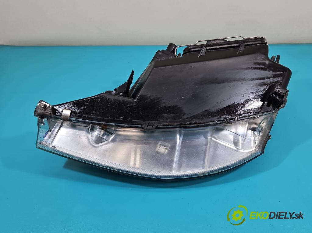 Ford Focus Mk1 1998-2004 1.6 16V 101 HP manual 74 kW 1596 cm3 5- Reflektor: pravý (Pravé)