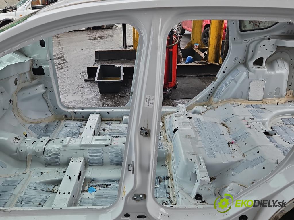 Ford Escape III 12-19 1.5 ECOBOOST: 182KM automatic 134 kW 1498 cm3 5- práh levý (Ostatní)