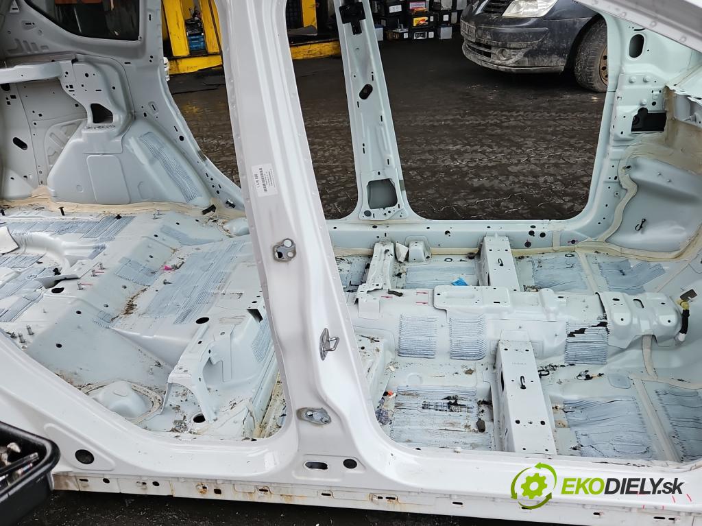 Ford Escape III 12-19 1.5 ECOBOOST: 182KM automatic 134 kW 1498 cm3 5- práh pravý  (Ostatní)