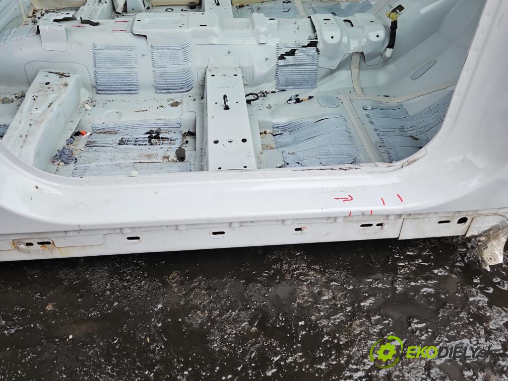 Ford Escape III 12-19 1.5 ECOBOOST: 182KM automatic 134 kW 1498 cm3 5- práh pravý  (Ostatní)