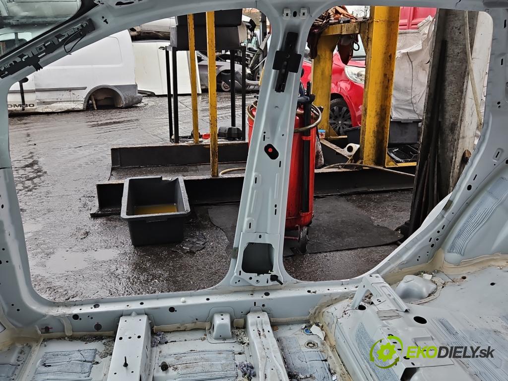 Ford Escape III 12-19 1.5 ECOBOOST: 182KM automatic 134 kW 1498 cm3 5- práh pravý  (Ostatní)