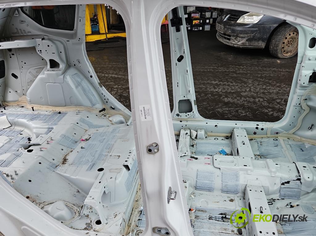 Ford Escape III 12-19 1.5 ECOBOOST: 182KM automatic 134 kW 1498 cm3 5- práh pravý  (Ostatní)