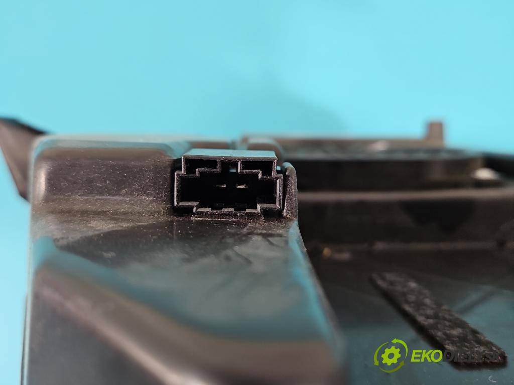 Audi A4 B7 2004-2008 1.8 T 163 HP manual 120 kW 1781 cm3 5- Subwoofer: 8E903538203S (Audio zariadenia)