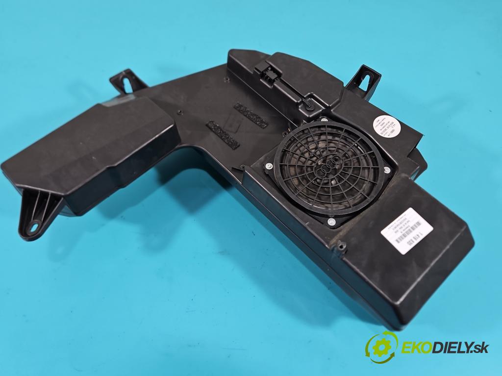 Audi A4 B7 2004-2008 1.8 T 163 HP manual 120 kW 1781 cm3 5- Subwoofer: 8E903538203S (Audio zariadenia)