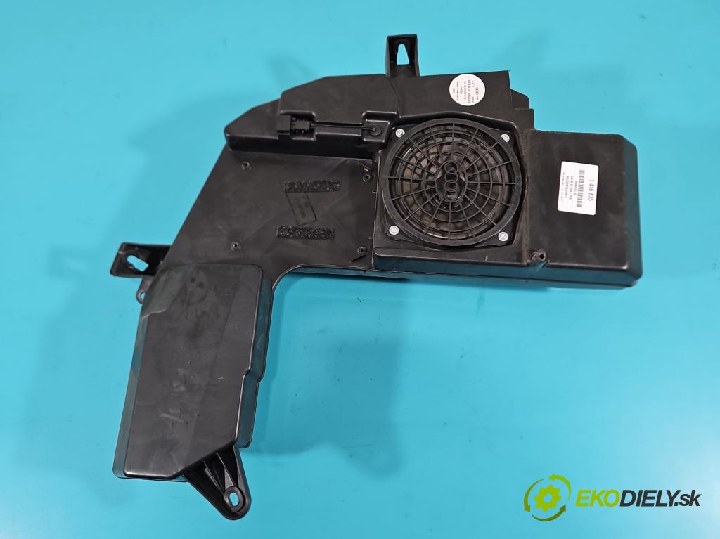 Audi A4 B7 2004-2008 1.8 T 163 HP manual 120 kW 1781 cm3 5- Subwoofer: 8E903538203S (Audio zariadenia)