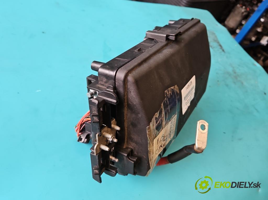 Opel Insignia A 2008-2017 2.0 CDTI 131 hp automatic 96 kW 1956 cm3 5- skříňka pojistková 13255300 (Pojistkové skříňky)