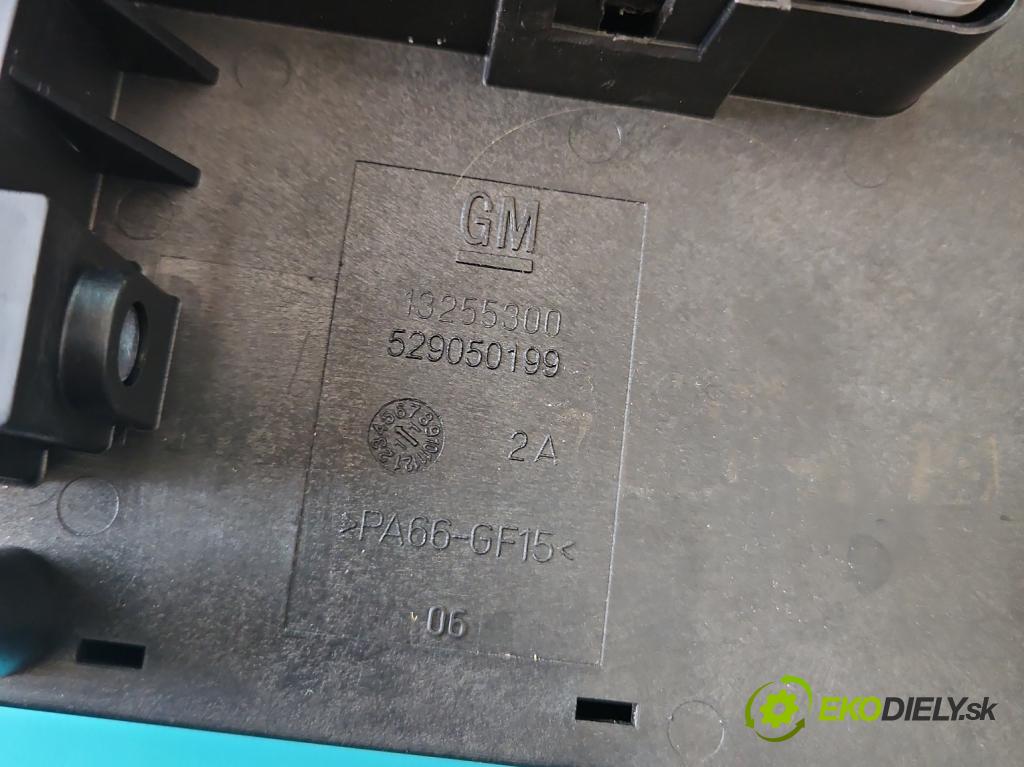 Opel Insignia A 2008-2017 2.0 CDTI 131 hp automatic 96 kW 1956 cm3 5- skříňka pojistková 13255300 (Pojistkové skříňky)