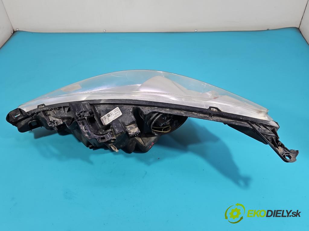 Peugeot 207 1.4b: 73 HP manual 54 kW 1360 cm3 5- Reflektor: pravý 9649986180 (Pravé)