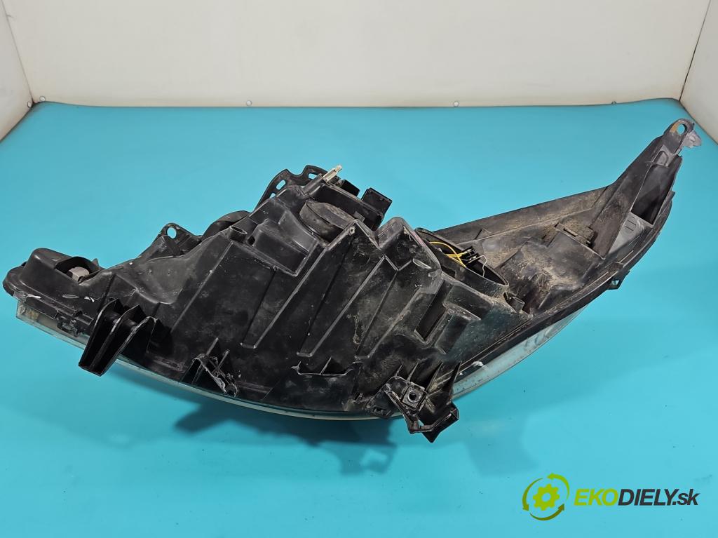 Peugeot 207 1.4b: 73 HP manual 54 kW 1360 cm3 5- Reflektor: pravý 9649986180 (Pravé)