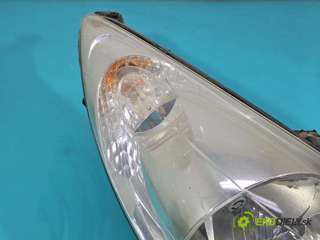 Peugeot 207 1.4b: 73 HP manual 54 kW 1360 cm3 5- Reflektor: pravý 9649986180 (Pravé)