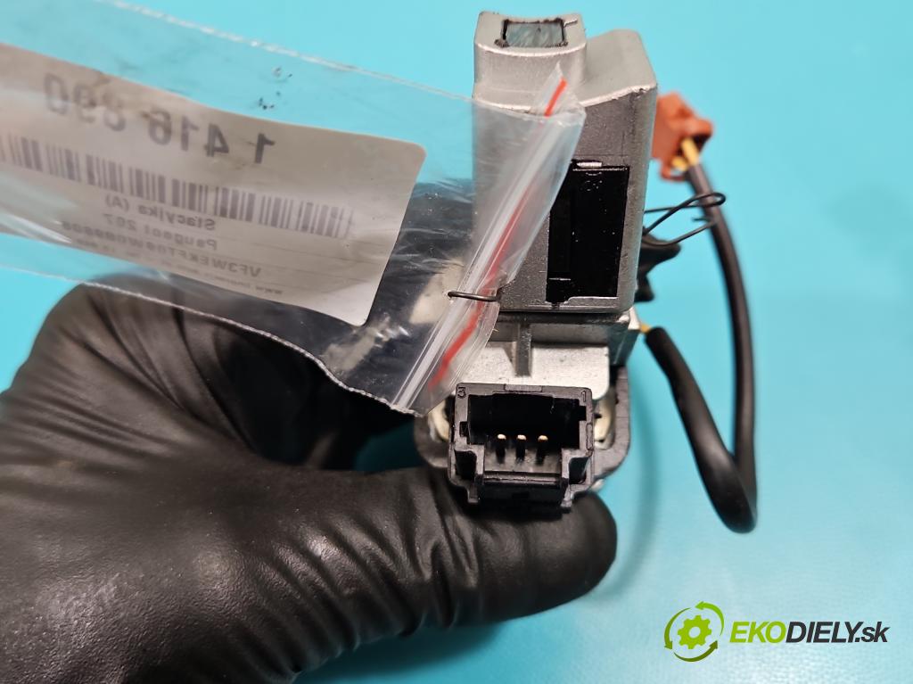 Peugeot 207 1.4b: 73 HP manual 54 kW 1360 cm3 5- Spínačka  (Spínacie skrinky a kľúče)