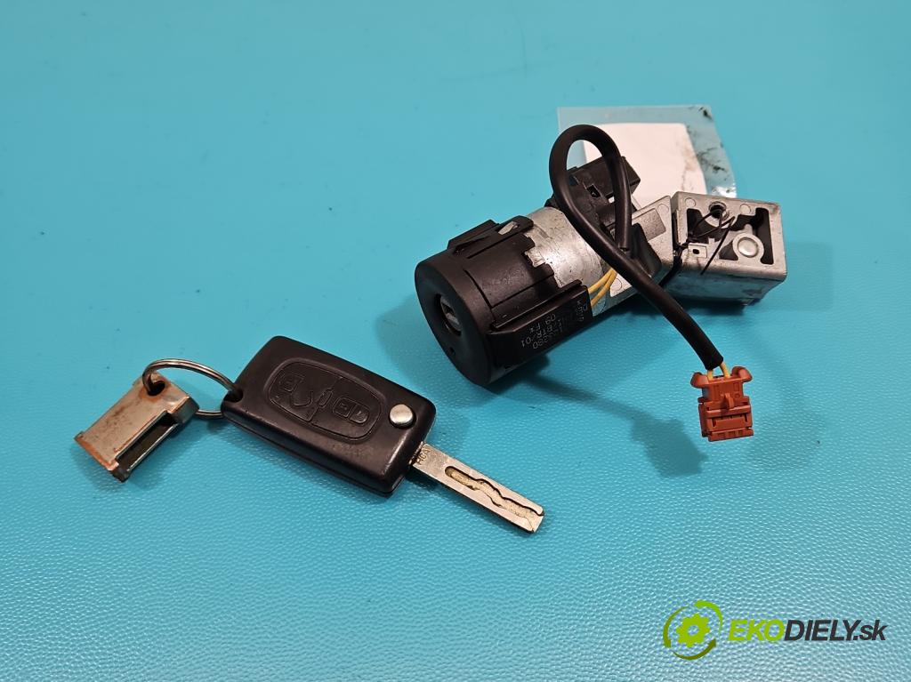 Peugeot 207 1.4b: 73 HP manual 54 kW 1360 cm3 5- Spínačka  (Spínacie skrinky a kľúče)