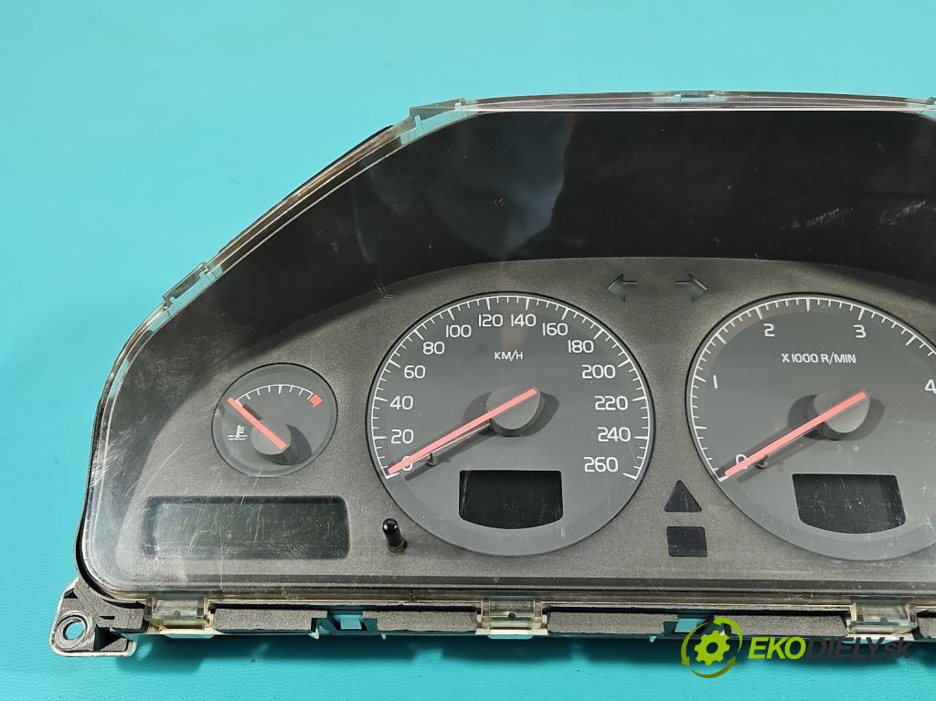 Volvo V70 II 1999-2007 2.5 tdi 140 HP manual 103 kW 2461 cm3 5- prístrojovka/ budíky 9472452 (Prístrojové dosky, displeje)