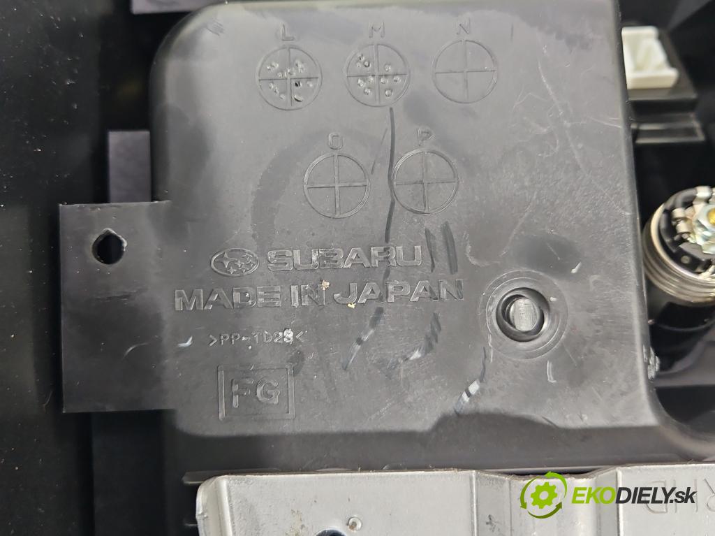 Subaru Impreza III GH 2007-2012 1.5 boxer 107 HP manual 79 kW 1498 cm3 5- operadlo 92174FG000 (Lakťové opierky)