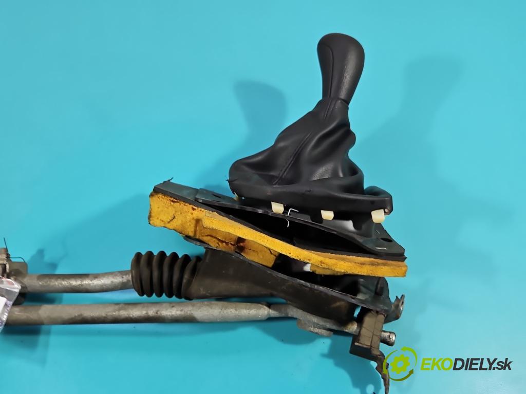 Subaru Impreza III GH 2007-2012 1.5 boxer 107 HP manual 79 kW 1498 cm3 5- Páka: Změny: stupeň,rýchlosť  (Rýchlostná páka (kulisa))