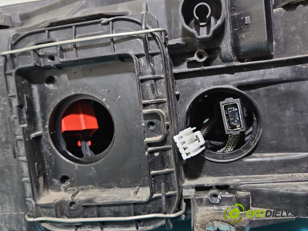 Audi Q5 2008-2016 2.0 TFSI 224hp automatic 165 kW 1984 cm3 5- Reflektor: pravý 90036429 (Pravé)