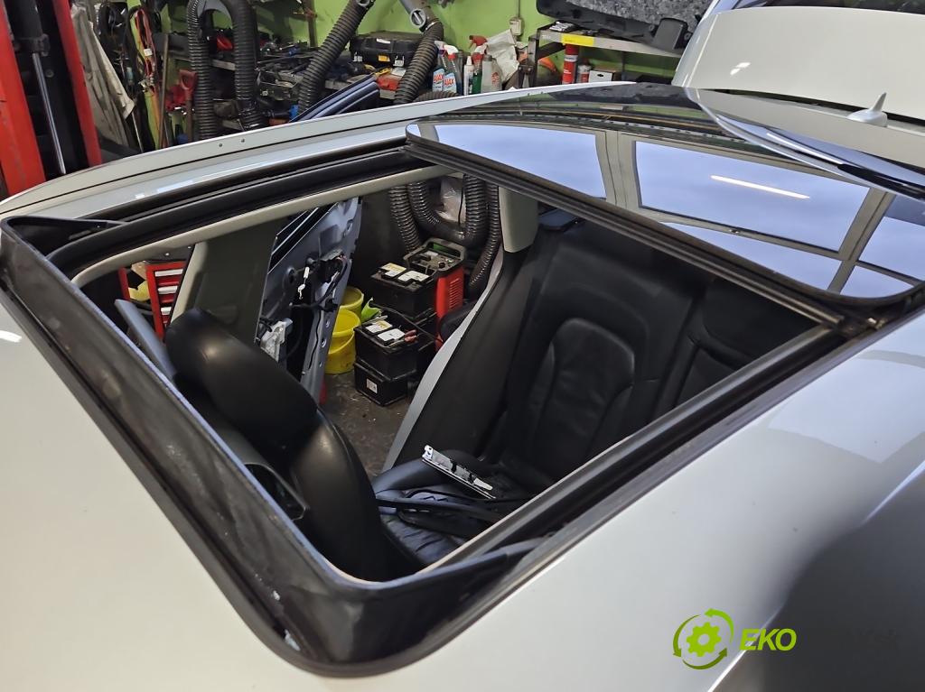Audi Q5 2008-2016 2.0 TFSI 224hp automatic 165 kW 1984 cm3 5- Střešní okno:  (Sklo karosérie)