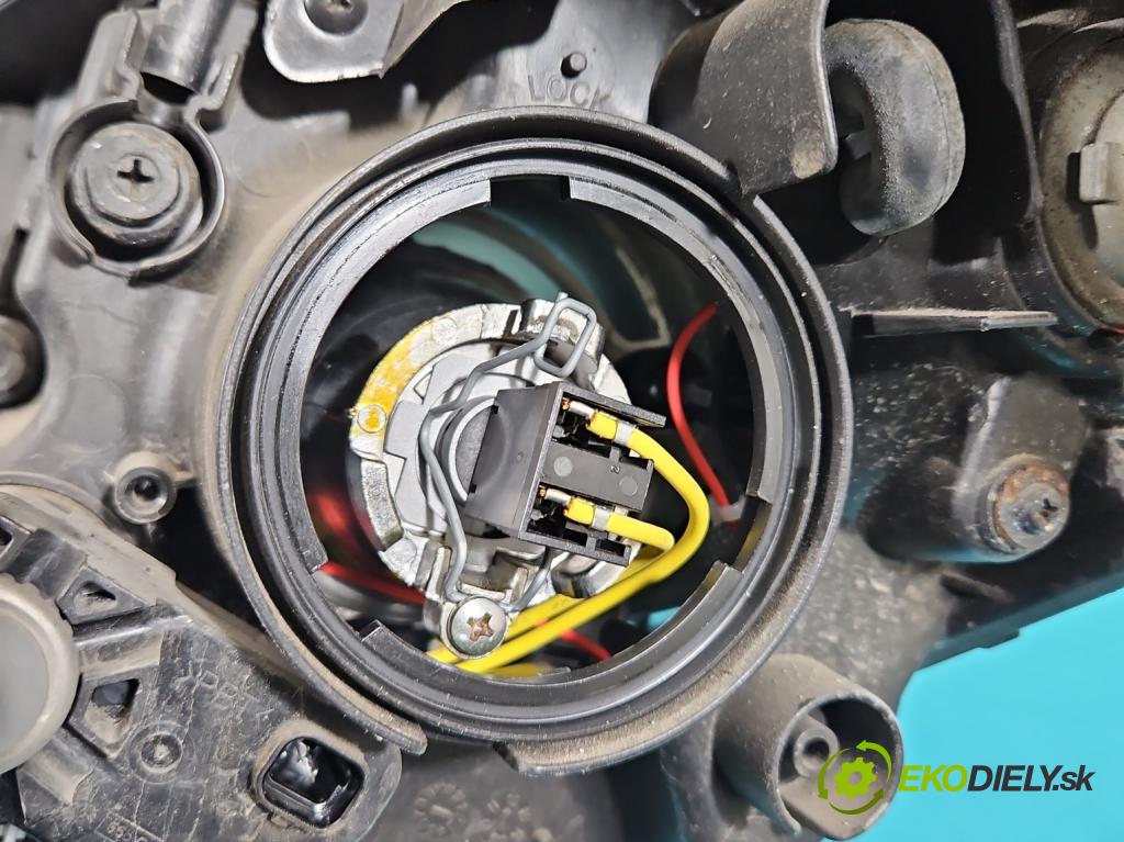 Hyundai Ix35 2.0 16V 163 HP automatic 120 kW 1998 cm3 5- Reflektor: pravý  (Pravé)