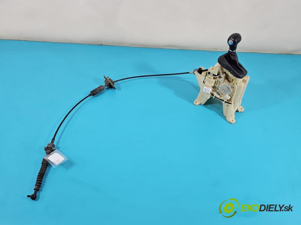 Kia Sportage III 2010-2015 2.0 CRDI 184hp automatic 135 kW 1998 cm3 5- Páka: Změny: stupeň,rýchlosť 467003W110 (Rýchlostná páka (kulisa))