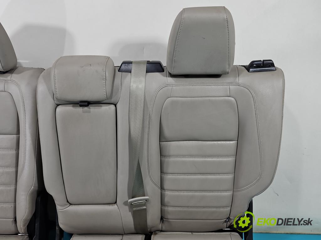 Ford Escape III 12-19 1.5 ECOBOOST: 182KM automatic 134 kW 1498 cm3 5- Pohovka: zadné EJ5A-96605B14-AA (Sedačky, sedadlá)