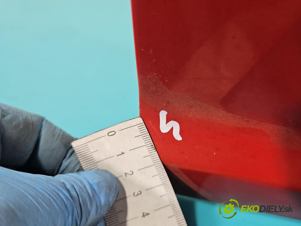 Opel Vectra A 1988-1995 1.8 JEDEN: 90 hp manual 66 kW 1796 cm3 5- zadní kufrové dveře  (Zadní kapoty)